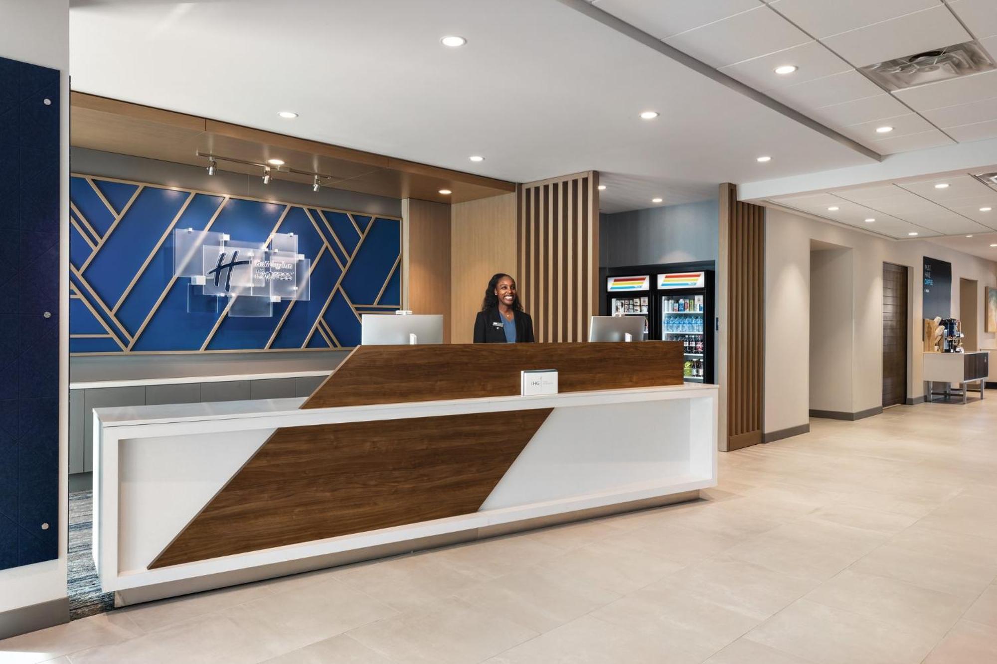 Holiday Inn Express Cape Canaveral By Ihg Bagian luar foto